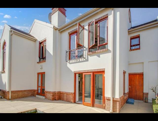 3 BEDROOM HOUSE FOR SALE IN BRYANSTON